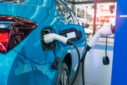 Kfz-Gewerbe darf UVV-Prüfung an mobilen Ladeleitungen durchführen